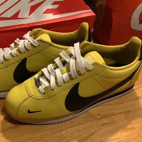 Nike Classic Cortez Premium Yellow Blazing Sun Mens Size 8.5 - Picture 3 of 15